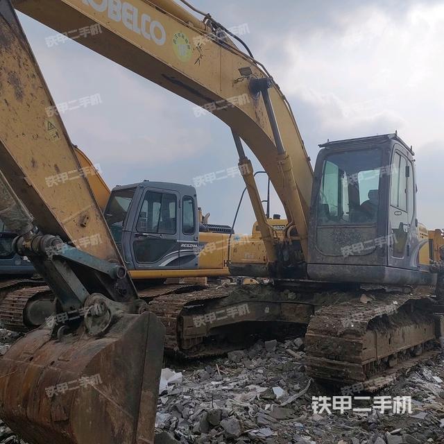 神钢SK210LC-8挖掘机