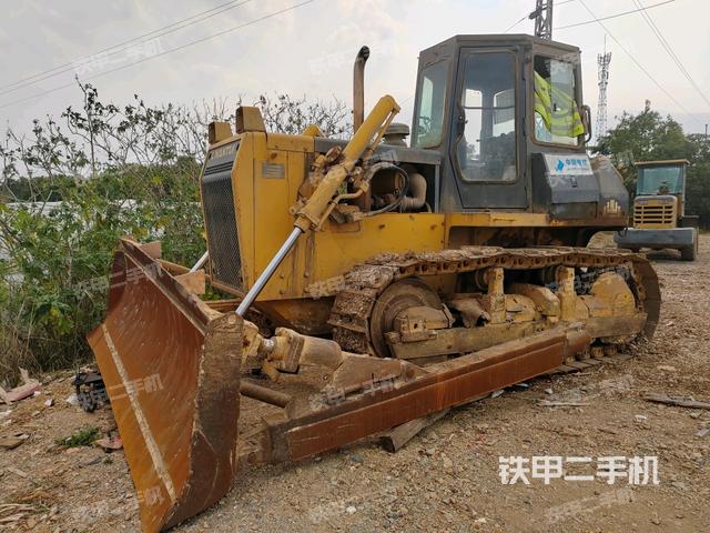 山推SD16标准型推土机