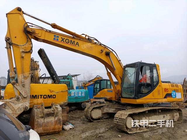 厦工XG822LC挖掘机