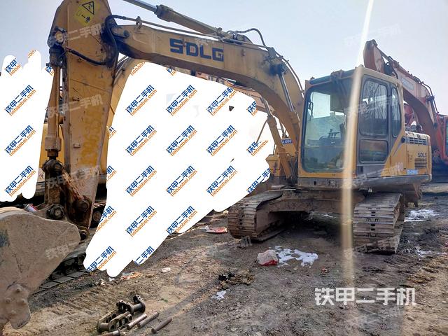 山东临工LG6135E挖掘机