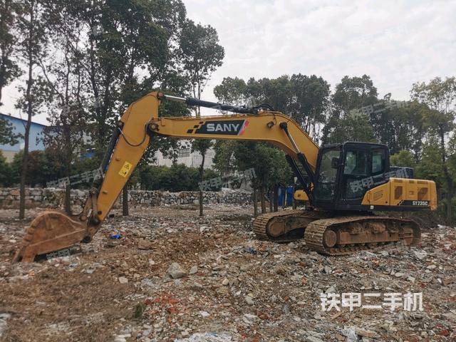 三一重工SY205C挖掘机