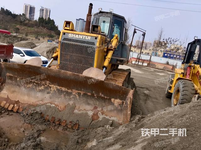 山推SD22标准型推土机