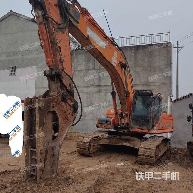 斗山DX380LC挖掘机