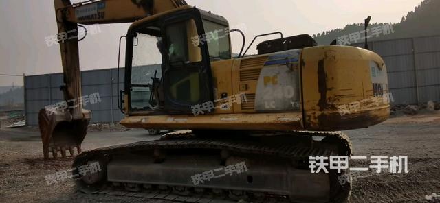 小松PC240LC-8挖掘机