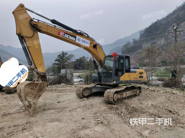 徐工XE215DA挖掘机