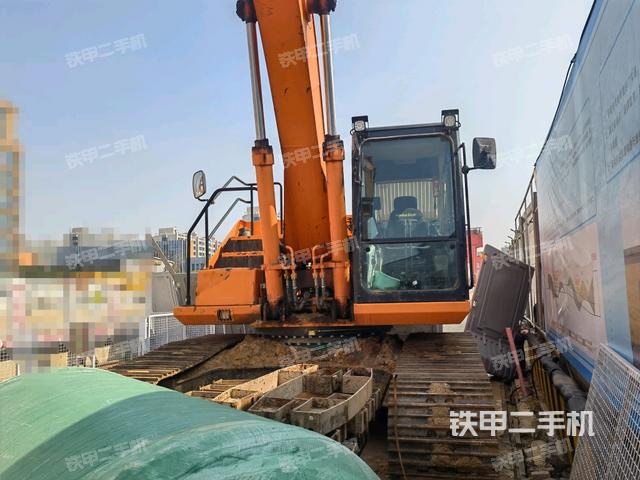 龙工LG6245F挖掘机