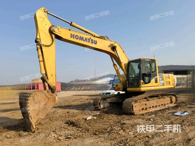 小松PC240LC-8M0挖掘機(jī)