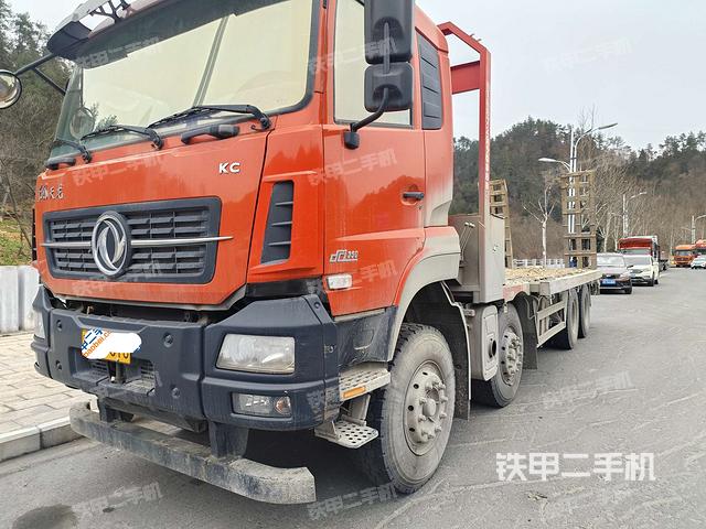东风8X4平板运输车