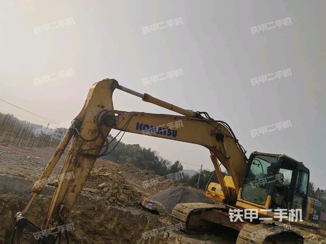 小松PC200-8挖掘机