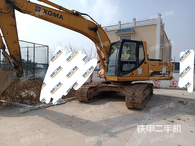厦工XG822LC挖掘机