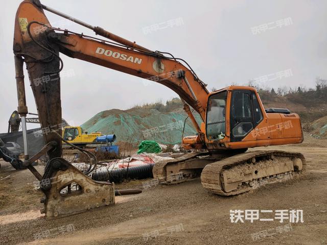 斗山DH225LC-7挖掘机