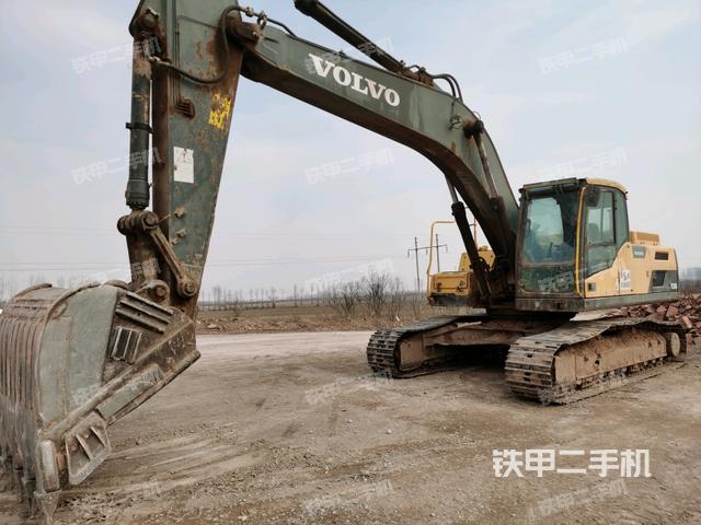沃尔沃EC250DL挖掘机