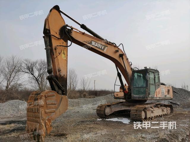 三一重工SY235C挖掘机