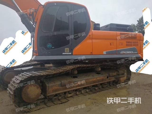 斗山DX300LC-9C挖掘机
