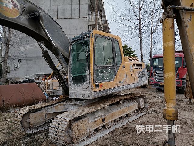 沃尔沃EC210B挖掘机