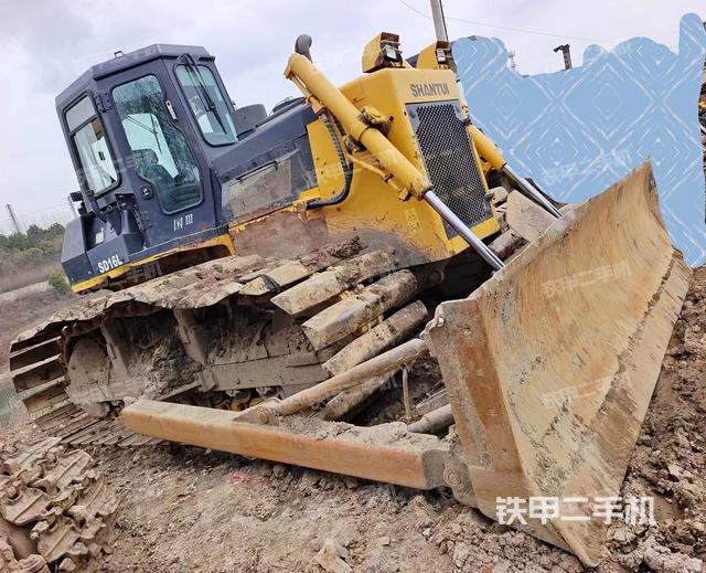 山推SD16L湿地型推土机