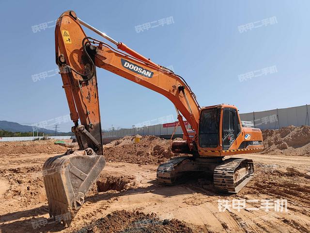 斗山DH215-9E挖掘机