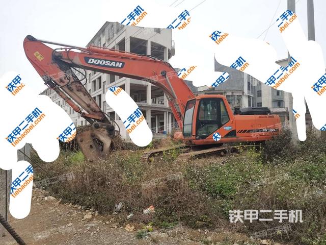 斗山DH300LC-7挖掘机
