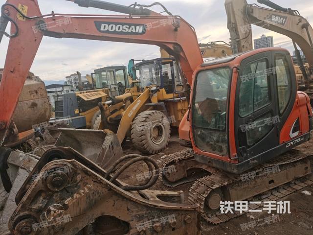 斗山DX75-9C挖掘机