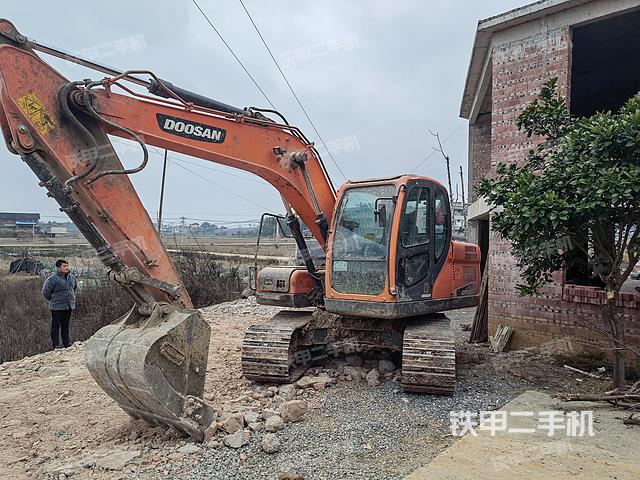 斗山DX130-9CN挖掘机