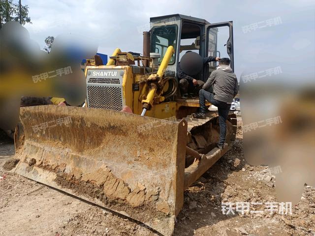 山推SD13标准型推土机