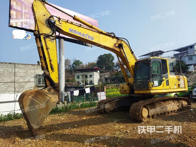 小松PC240LC-8挖掘机