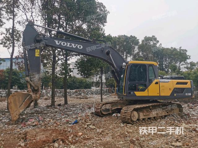沃尔沃EC210D挖掘机