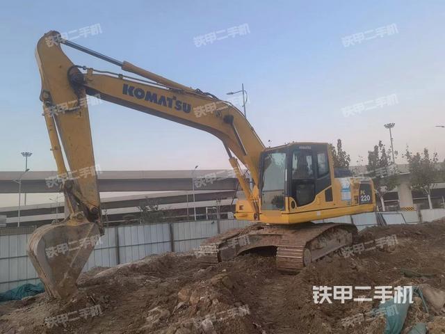 小松PC200-8M0挖掘机