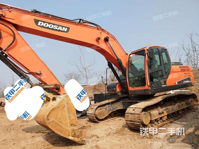 斗山DX220LC-9C挖掘机