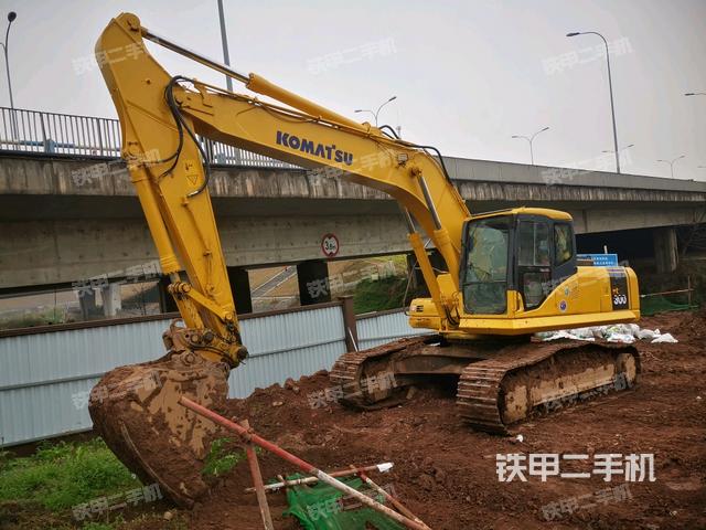 小松PC270-7挖掘机