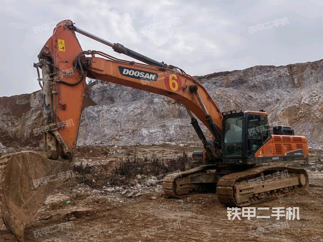 斗山DX420LC-9C挖掘机