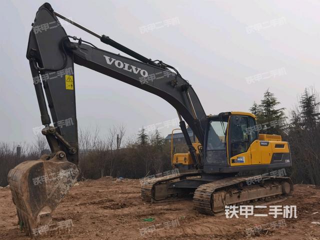 沃尔沃EC250DL挖掘机