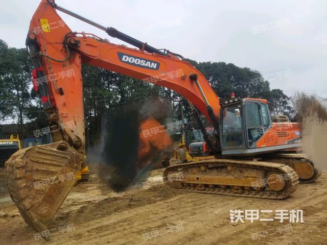 斗山DX380LC-9C挖掘机