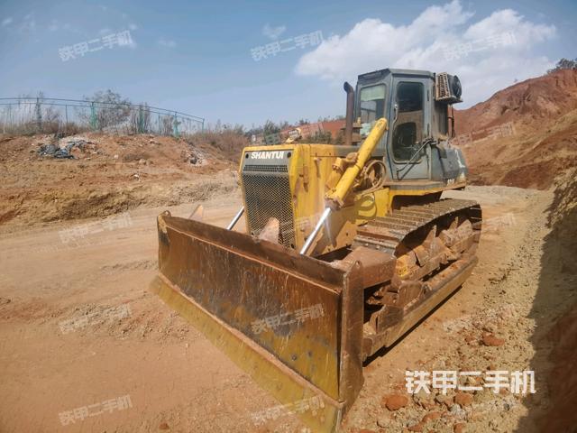 山推SD16标准型推土机