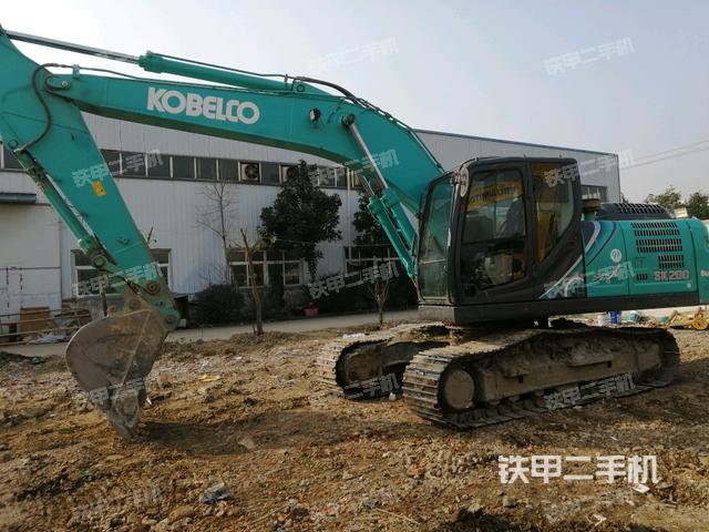神钢SK200-10挖掘机
