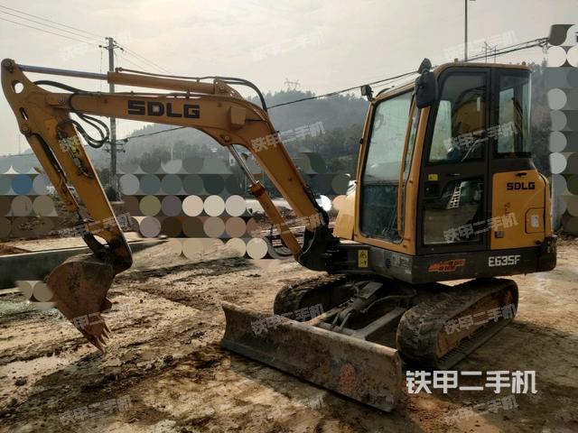 山東臨工E635F挖掘機(jī)