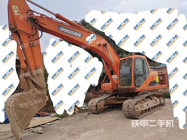 斗山DH215-7挖掘机
