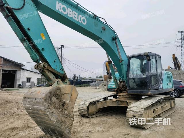 神钢SK260LC-10挖掘机