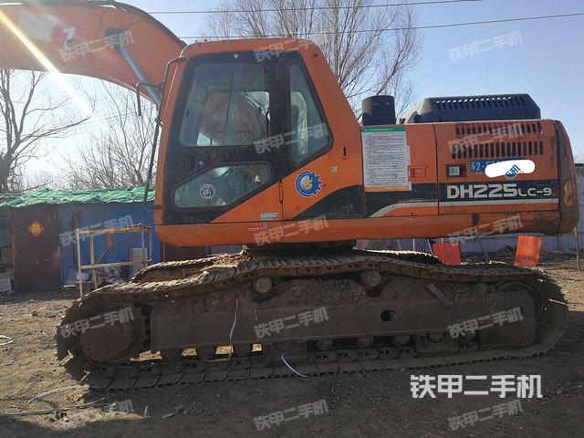 斗山DH225LC-9挖掘机