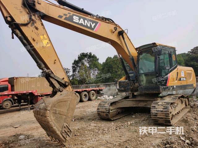 三一重工SY215C挖掘机