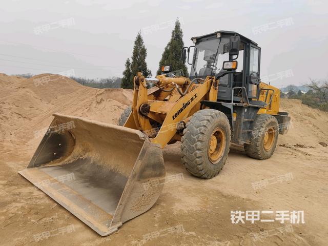 龙工LG833N装载机