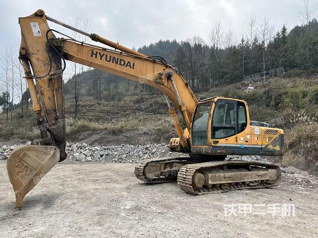 现代R265LC-9挖掘机