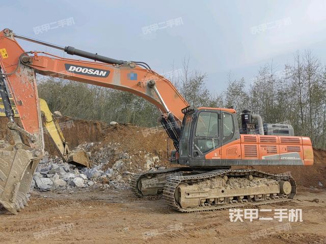 斗山DX420LC-9C挖掘机