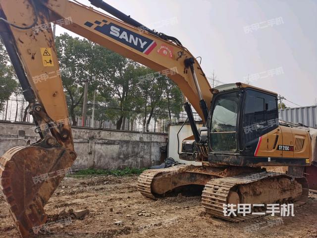 三一重工SY215C挖掘机