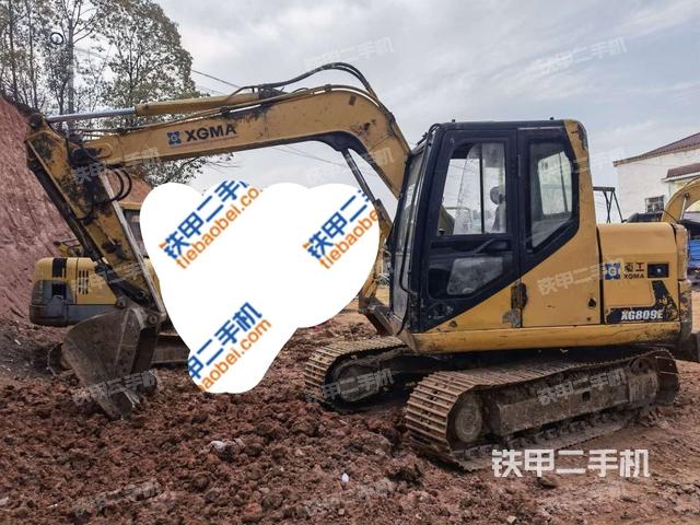 厦工XG809E挖掘机