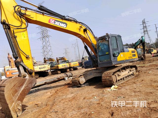 徐工XE215DA挖掘机