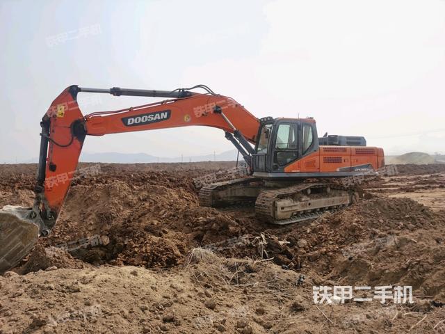 斗山DX380LC-9C挖掘机