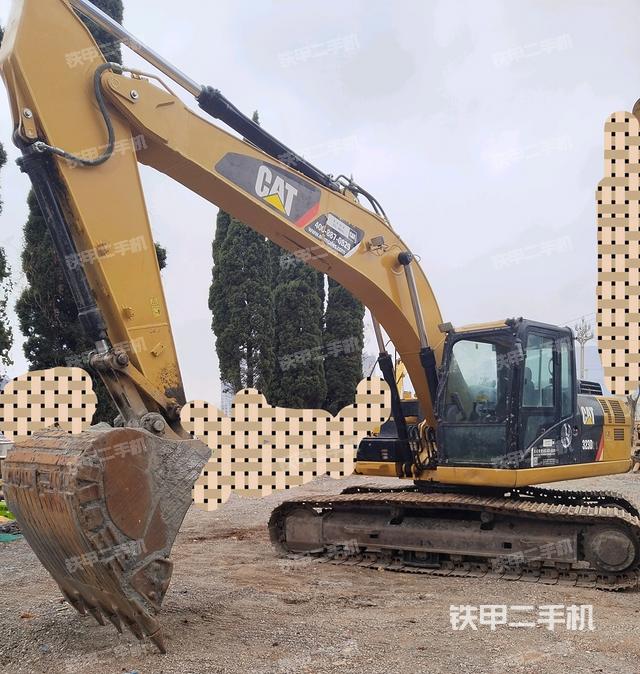 卡特彼勒323D2L挖掘机