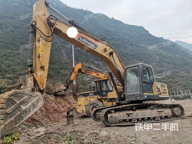 雷沃重工FR220E挖掘机