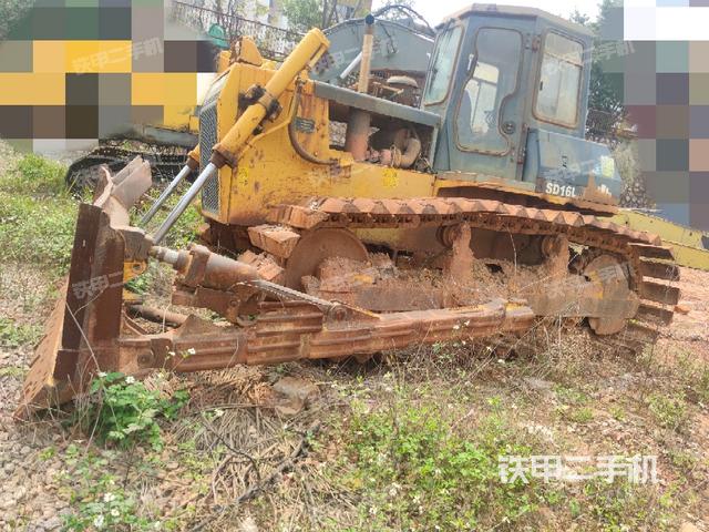 山推SD16L湿地型推土机
